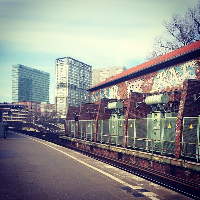 10758_10151833431881432_1954168026_n